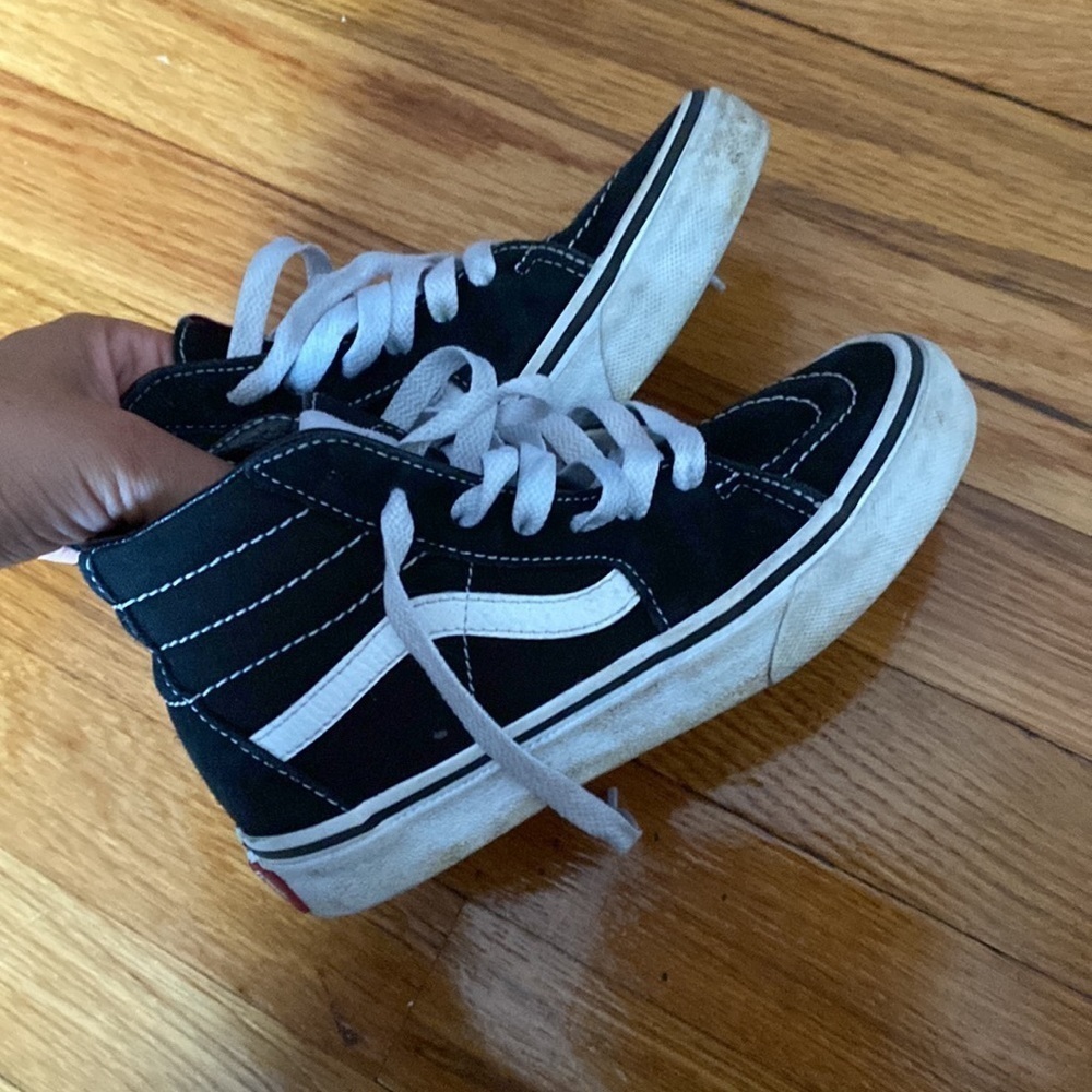 Classic high top kids vans 13.5 soot wear see pics can be put  washing machine.
